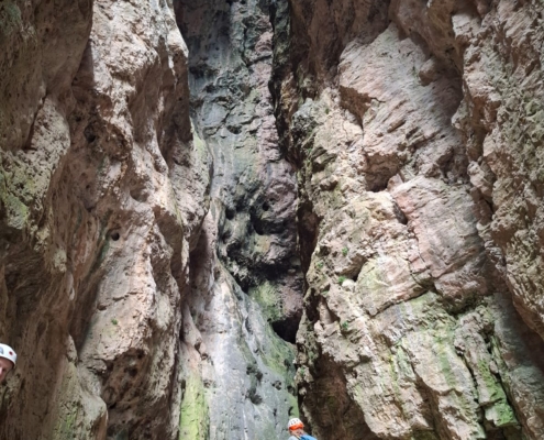 Die gewaltige schlucht des Burrone Steiges